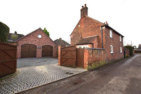 Grosvenor Road, Market Drayton... 3 bed detached house for sale