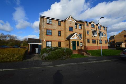 Lovegrove Drive, Slough 2 bed flat for sale