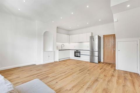 Barnes High Street, London, SW13 3 bed maisonette for sale