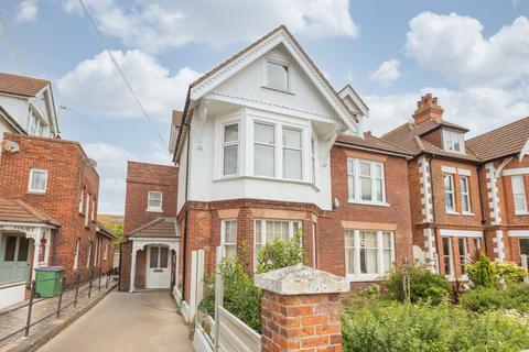 Sandgate Road, Folkestone, CT20 2 bed flat for sale