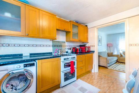 Eastleigh Road, Walthamstow, London, E17 2 bed flat for sale