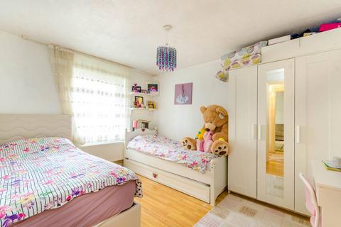 Eastleigh Road, Walthamstow, London, E17 2 bed flat for sale
