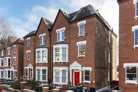 Nassington Road, Hampstead Heath, London 2 bed flat for sale