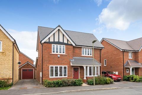 Carterton,  Oxfordshire,  OX18 4 bed detached house for sale