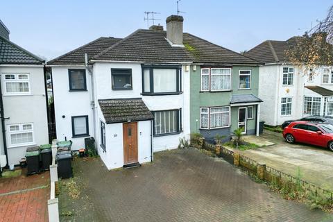 Valley Drive, Gravesend, Kent, DA12 4 bed semi