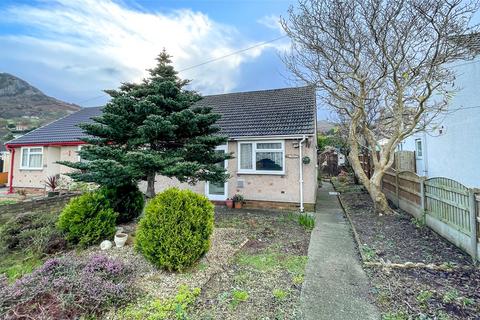 Maes Y Glyn, Llanfairfechan, Conwy, LL33 2 bed bungalow for sale