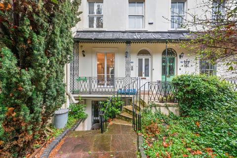 Grosvenor Road, SW1V 3 bed terraced house for sale