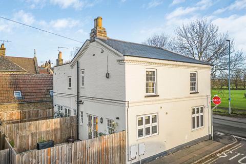 Hartford Road, Huntingdon... 2 bed semi