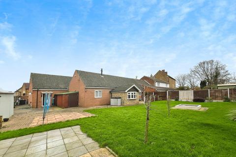 Pond Street, Great Gonerby, NG31 2 bed bungalow for sale