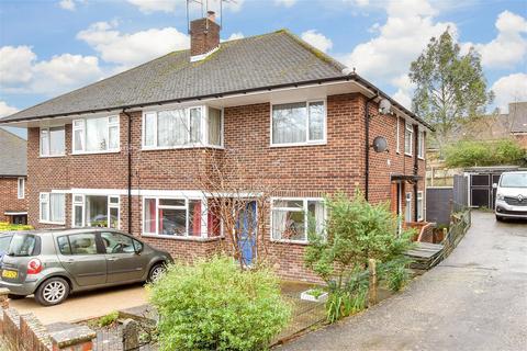 Quarry Hill Road, Tonbridge, Kent 2 bed maisonette for sale