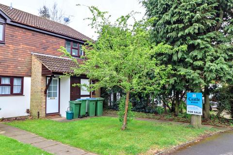 1 bedroom ground floor maisonette for sale