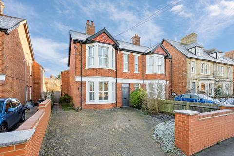 4 bedroom semi-detached house for sale