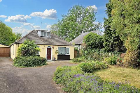 Glen Road, Oadby 2 bed detached bungalow for sale