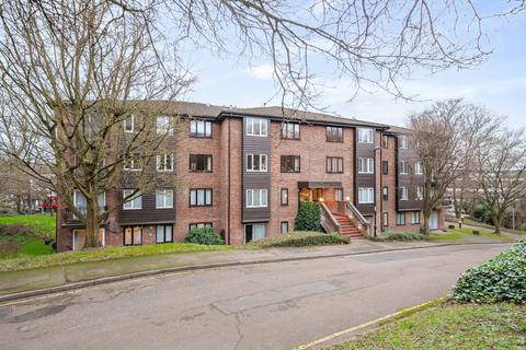 Steep Hill, Croydon 2 bed apartment for sale