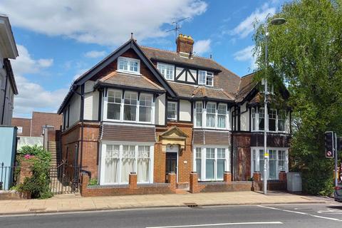Winchester 2 bed flat for sale