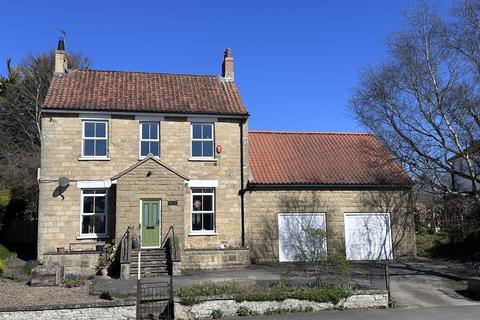 Wilton Road, Thornton Le Dale YO18 4 bed detached house for sale