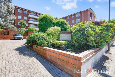 Heathside, Finchley Road, NW11 2 bed apartment for sale