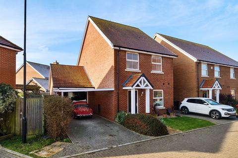 Rowan Way, Bracklesham Bay, PO20 3 bed link detached house for sale