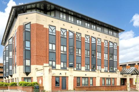 High Street, Bracknell, Berkshire, RG12 2 bed apartment for sale