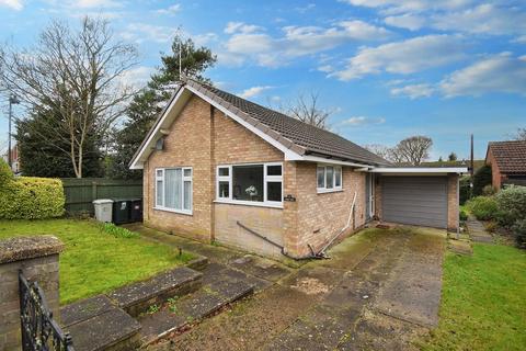 Eastgate, Louth LN11 8DD 2 bed detached bungalow for sale