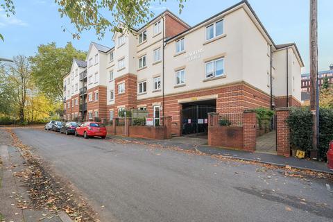 Grove Road, Woking, GU21 2 bed apartment for sale