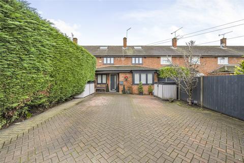 Sundridge Road, Woking GU22 4 bed terraced house for sale