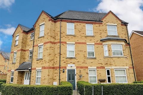 HYDE CLOSE, COLLIER ROW RM1 2 bed flat for sale