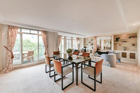 Cadogan Place, London SW1X 4 bed flat for sale