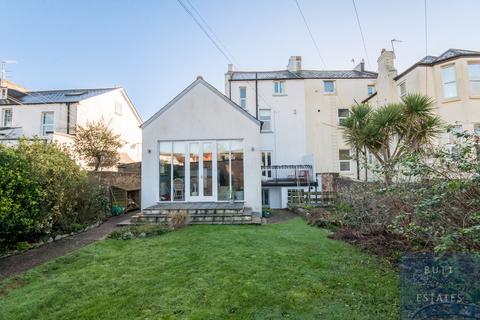 6 bedroom semi-detached house for sale