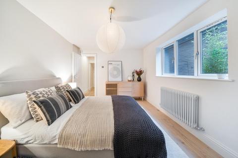 Lordship Lane, East Dulwich 2 bed flat for sale