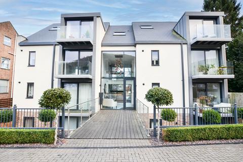 Falconrest, Malvern WR14 2 bed apartment for sale