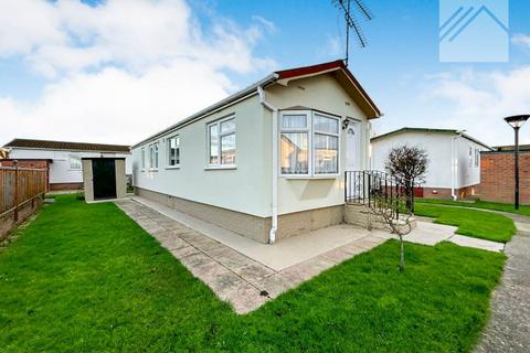 Kings Park, Creek Road, Canvey Island 2 bed park home for sale