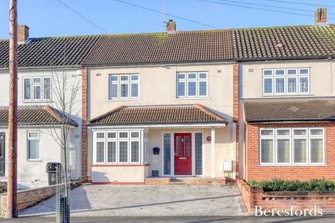 Severn Drive, Upminster, RM14 3 bed terraced house for sale