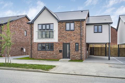 Graven Hill, Bicester, OX25 5 bed detached house for sale