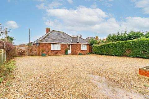 North Walsham Road, Coltishall 3 bed detached bungalow for sale