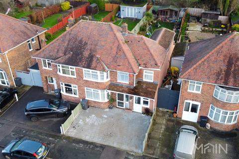 Lymington Road, Scraptoft, Leicester LE5 6 bed semi