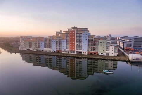 Poole 2 bed flat for sale