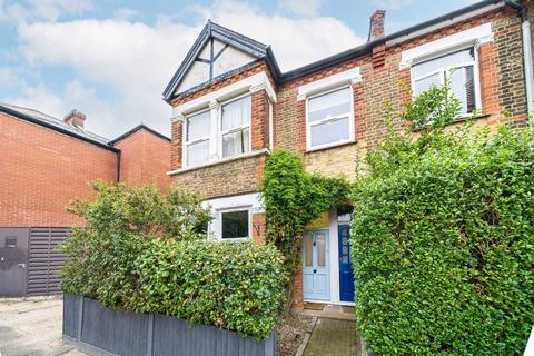 St. Johns Road, Isleworth TW7 2 bed maisonette for sale