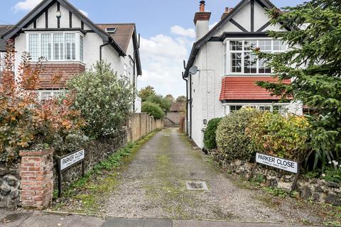 Parker Close, Surrey SM5 5 bed detached house for sale