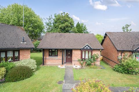 Sherwood Gardens, Oxfordshire RG9 2 bed bungalow for sale