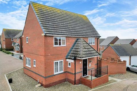 10 Wagtail Crescent, Whitby 3 bed detached house for sale