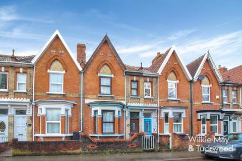 Lyndale Avenue, Bridgwater TA6 3 bed terraced house for sale