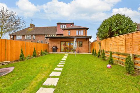 Parsloes Avenue, Dagenham, Essex 5 bed end of terrace house for sale