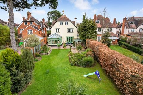 6 bedroom detached house for sale