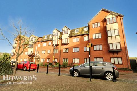 St Georges Court, Great Yarmouth 2 bed flat for sale