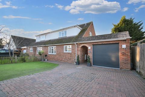 4 bedroom semi-detached house for sale