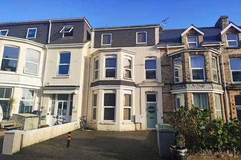 Tolcarne Road, Newquay TR7 2 bed apartment for sale