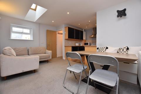 Tolcarne Road, Newquay TR7 2 bed flat for sale
