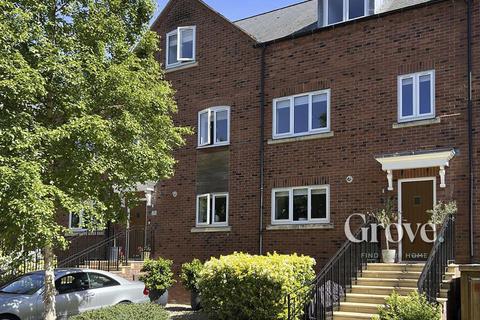 Nash Court, Belbroughton 3 bed townhouse for sale