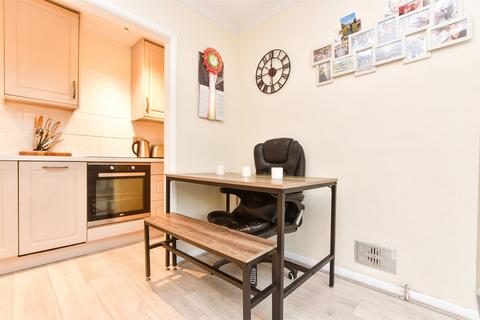 London Road, Redhill, Surrey 1 bed ground floor flat for sale